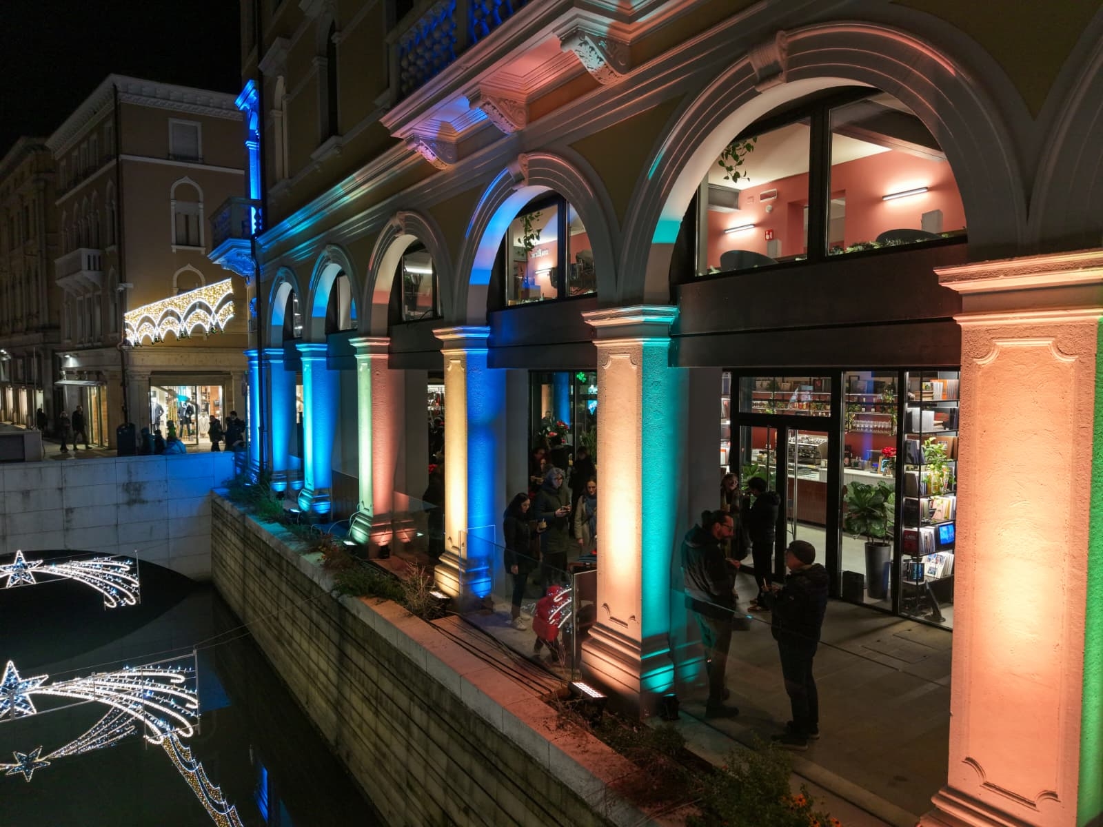 Emeroteca dell'Arte di notte illuminata