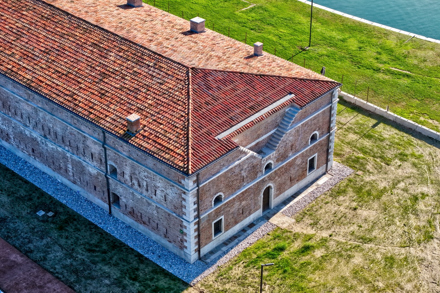 Esterno casermetta 9